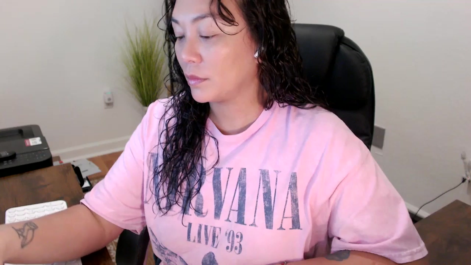 Gallery image thumbnail from MickaylaStar's myfreecams stream on, 11/14/2025, 16:04 image 12 of 20
