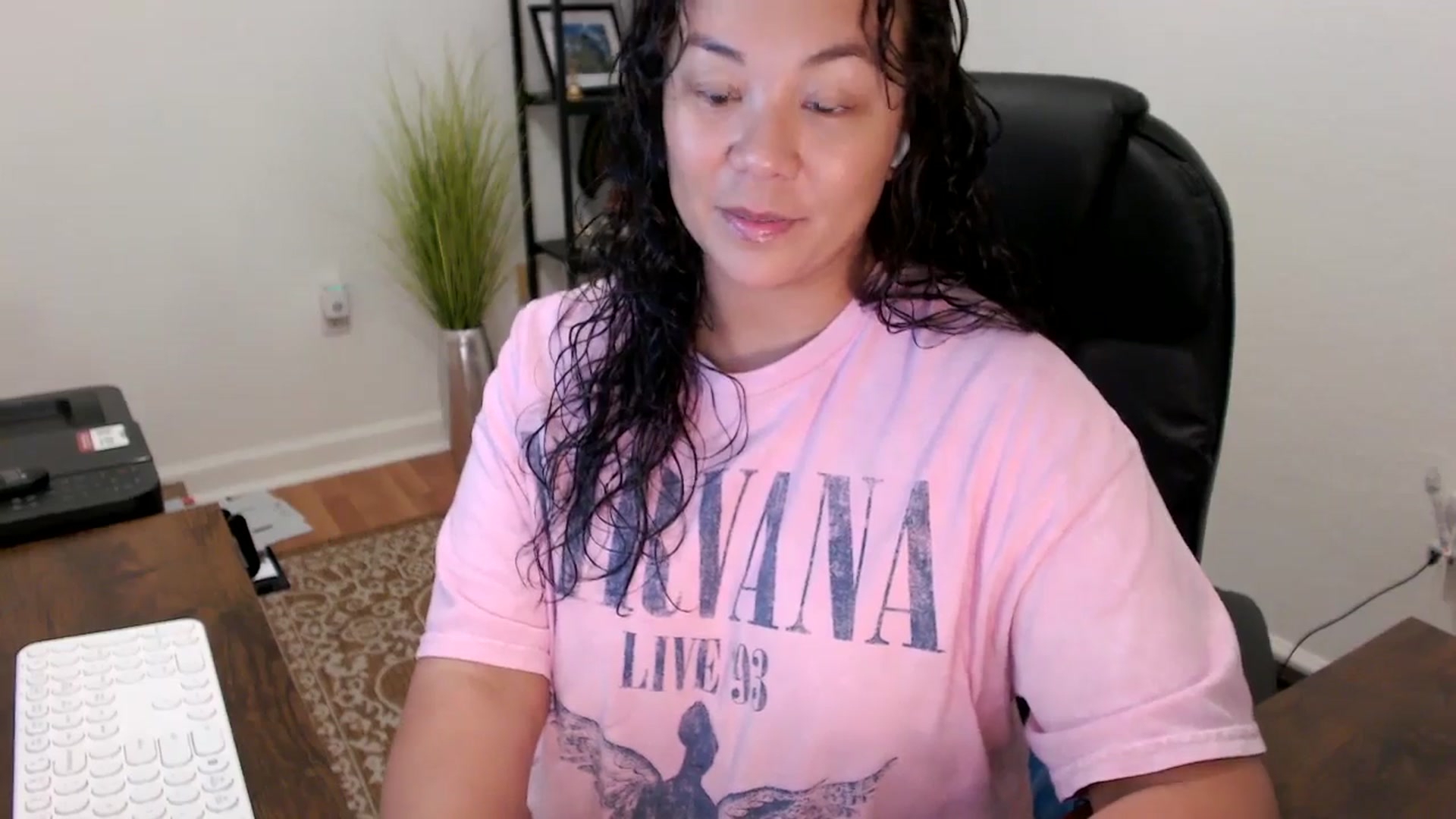 Gallery image thumbnail from MickaylaStar's myfreecams stream on, 11/14/2025, 16:04 image 16 of 20