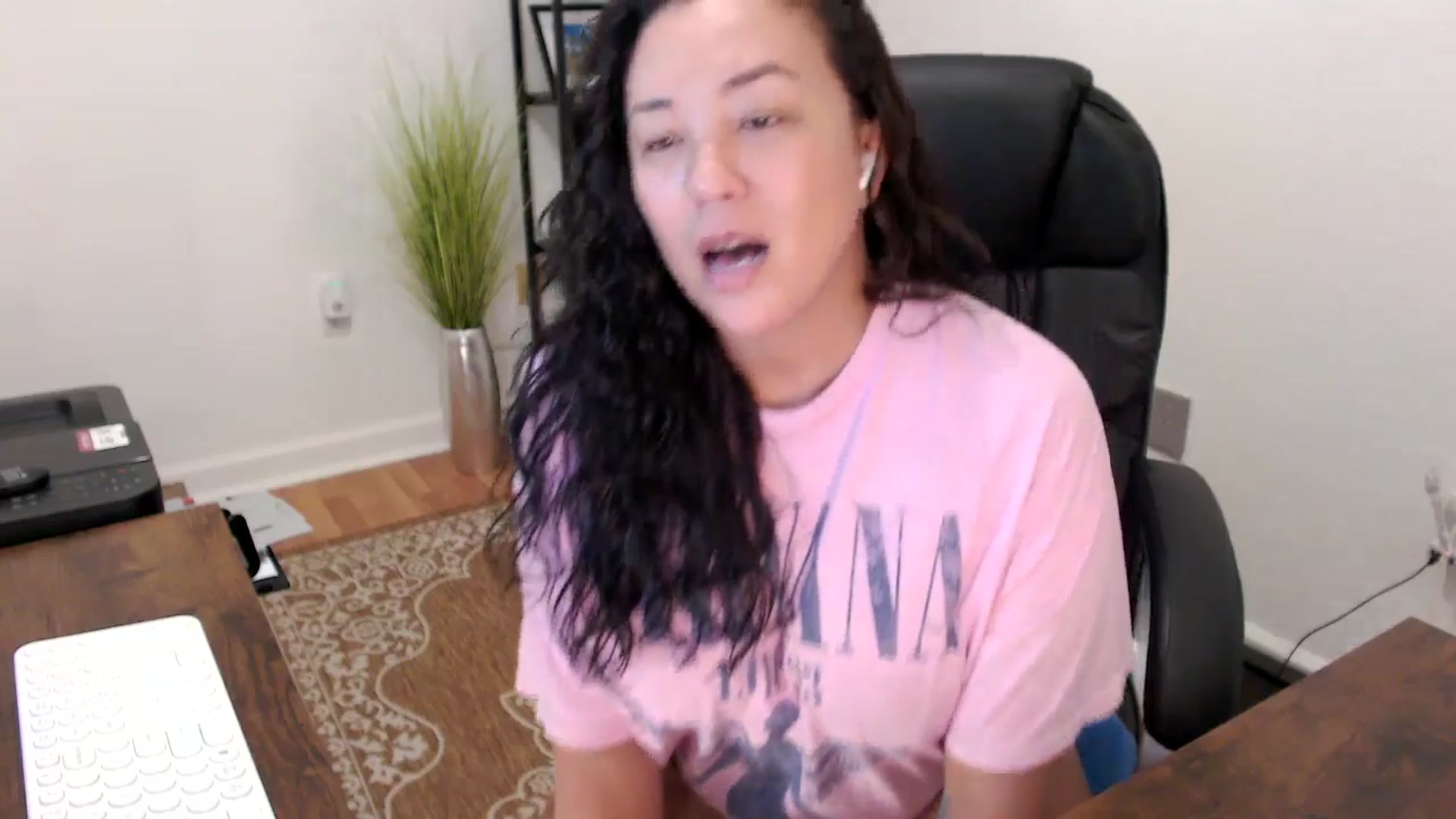 Gallery image thumbnail from MickaylaStar's myfreecams stream on, 11/14/2025, 16:50 image 6 of 20