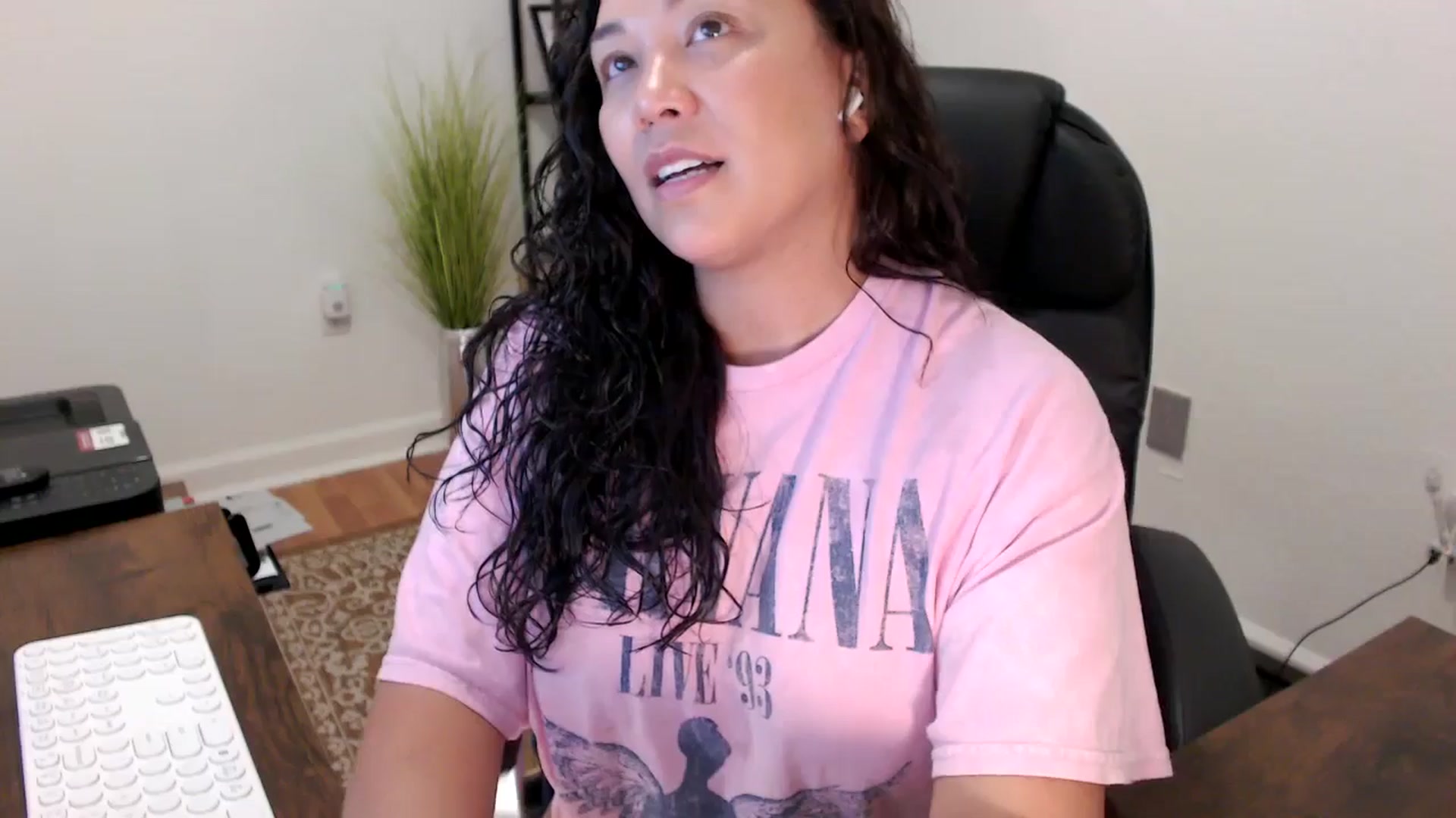 Gallery image thumbnail from MickaylaStar's myfreecams stream on, 11/14/2025, 16:50 image 8 of 20