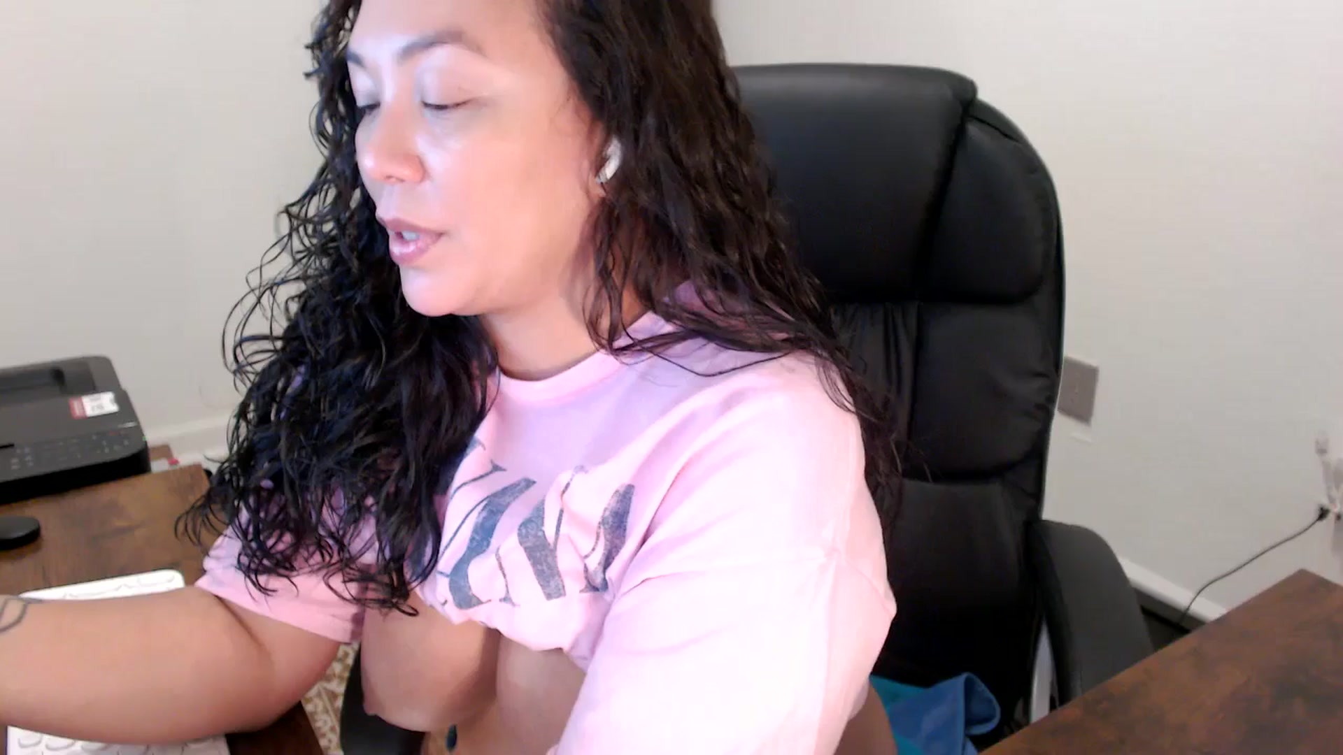 Gallery image thumbnail from MickaylaStar's myfreecams stream on, 11/14/2025, 17:40 image 18 of 20