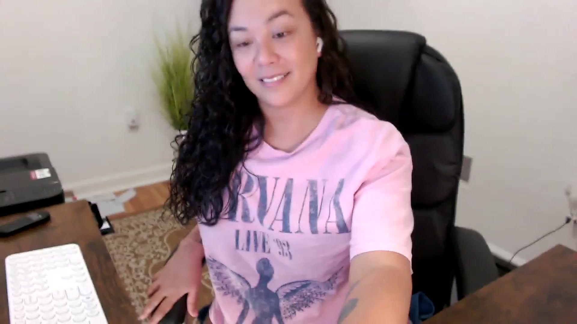 Gallery image thumbnail from MickaylaStar's myfreecams stream on, 11/14/2025, 17:40 image 6 of 20