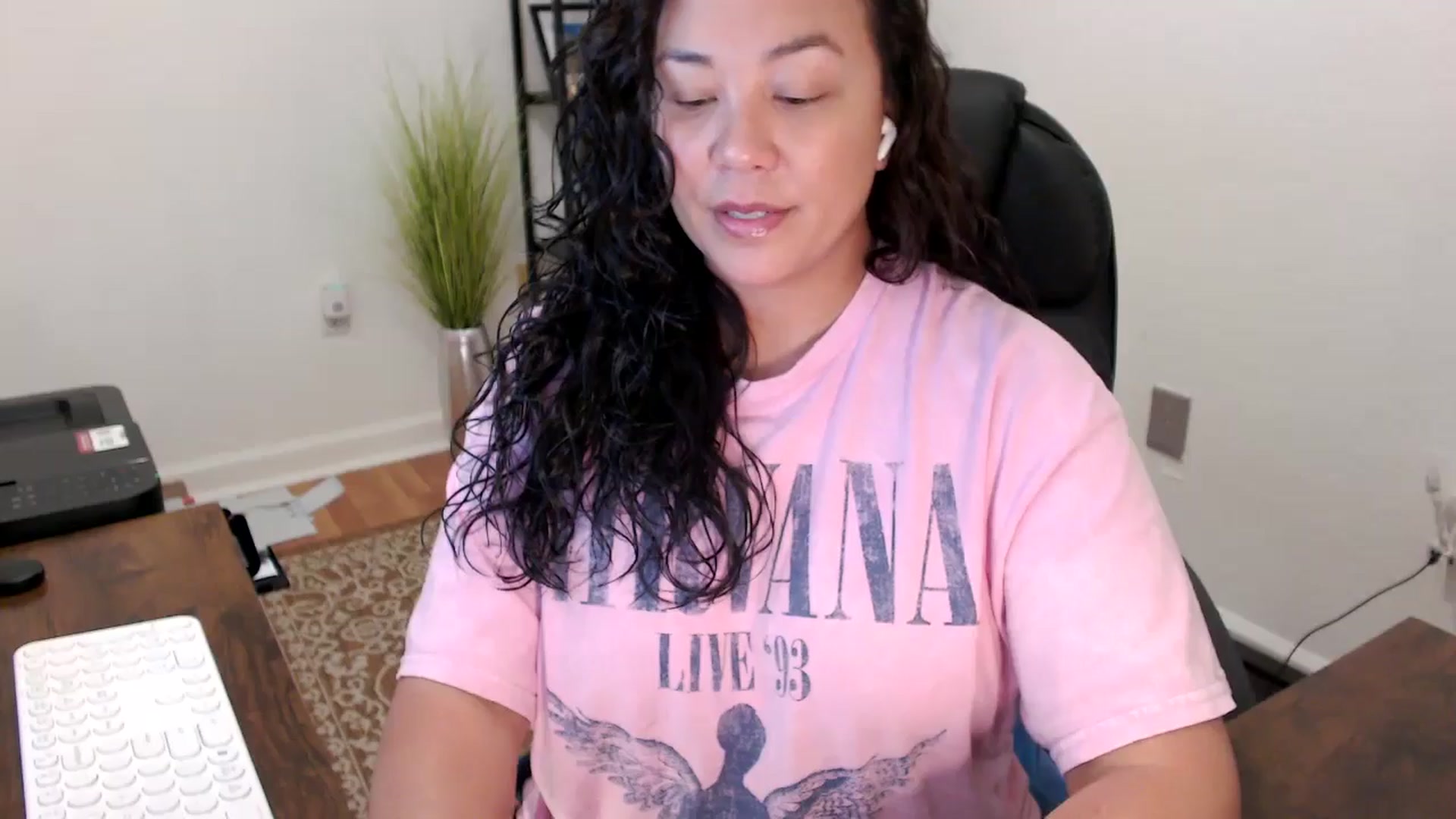 Gallery image thumbnail from MickaylaStar's myfreecams stream on, 11/14/2025, 17:40 image 9 of 20