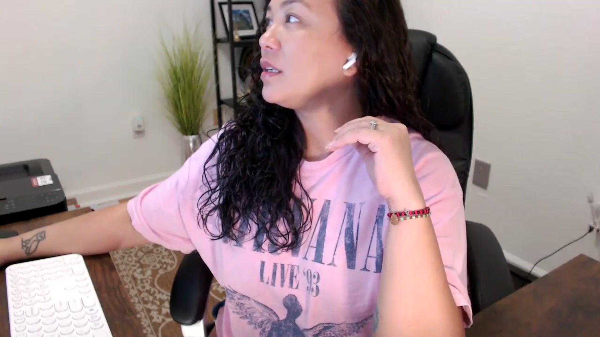 Gallery image thumbnail from MickaylaStar's myfreecams stream on, 11/14/2025, 17:40 image 10 of 20