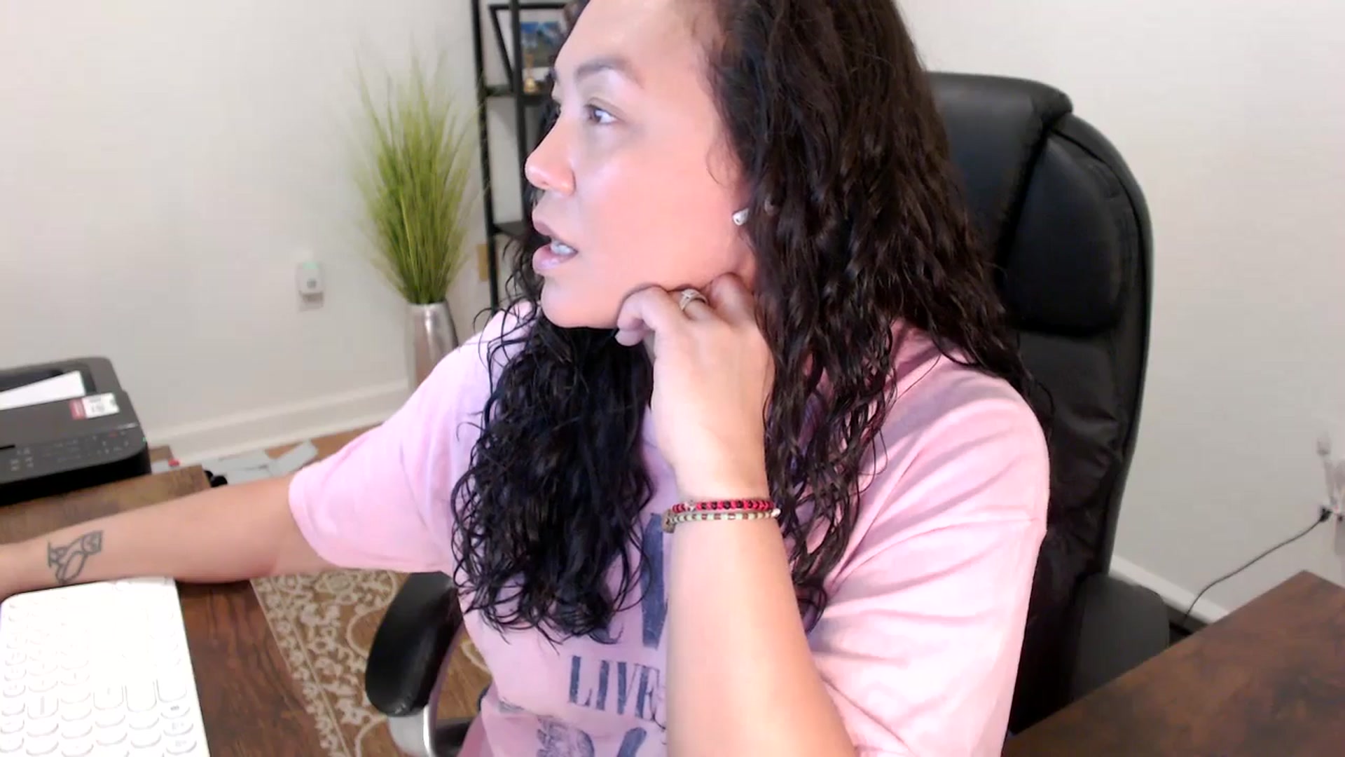 Gallery image thumbnail from MickaylaStar's myfreecams stream on, 11/14/2025, 18:18 image 8 of 20