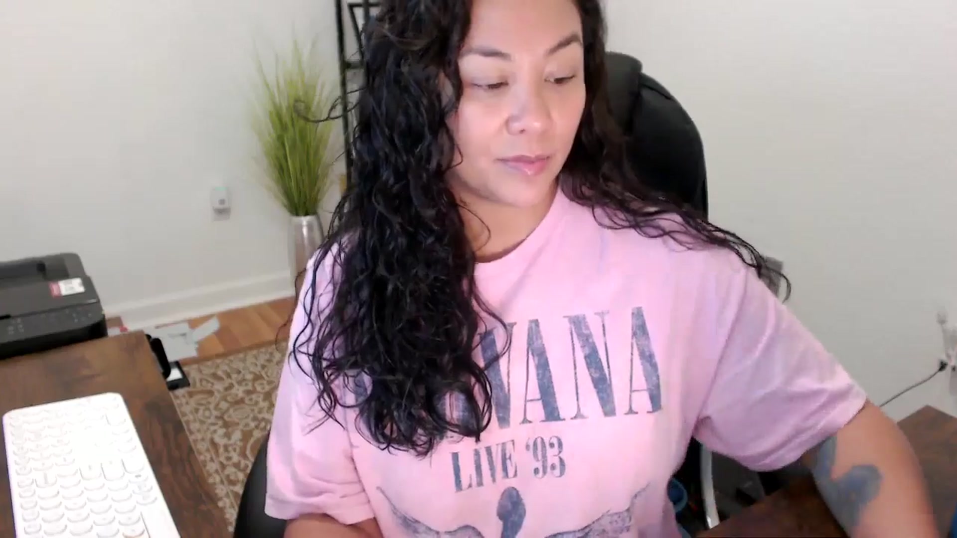 Gallery image thumbnail from MickaylaStar's myfreecams stream on, 11/14/2025, 18:54 image 5 of 20