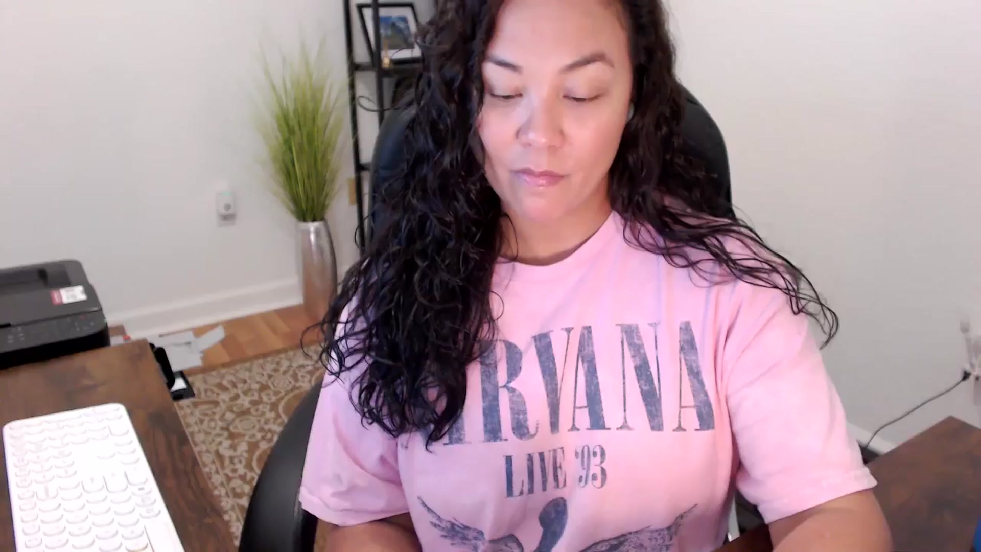 Gallery image thumbnail from MickaylaStar's myfreecams stream on, 11/14/2025, 18:54 image 6 of 20