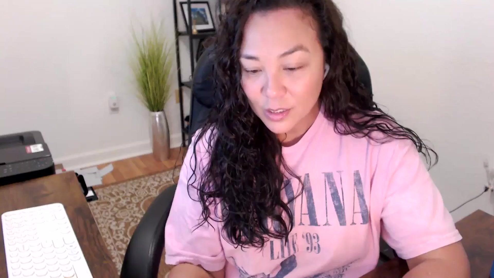 Gallery image thumbnail from MickaylaStar's myfreecams stream on, 11/14/2025, 18:54 image 4 of 20
