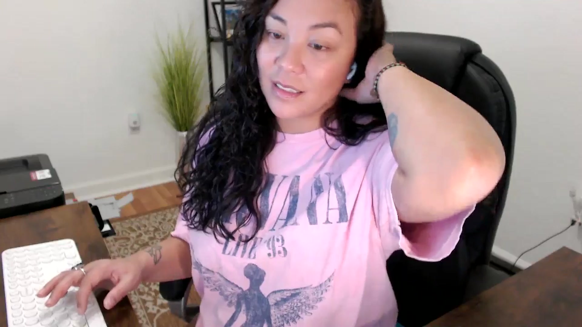 Gallery image thumbnail from MickaylaStar's myfreecams stream on, 11/14/2025, 18:54 image 12 of 20
