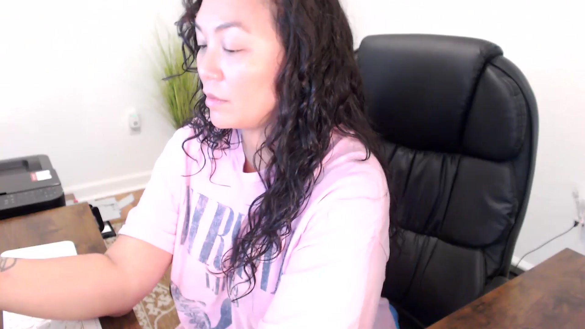 Gallery image thumbnail from MickaylaStar's myfreecams stream on, 11/14/2025, 19:13 image 4 of 20