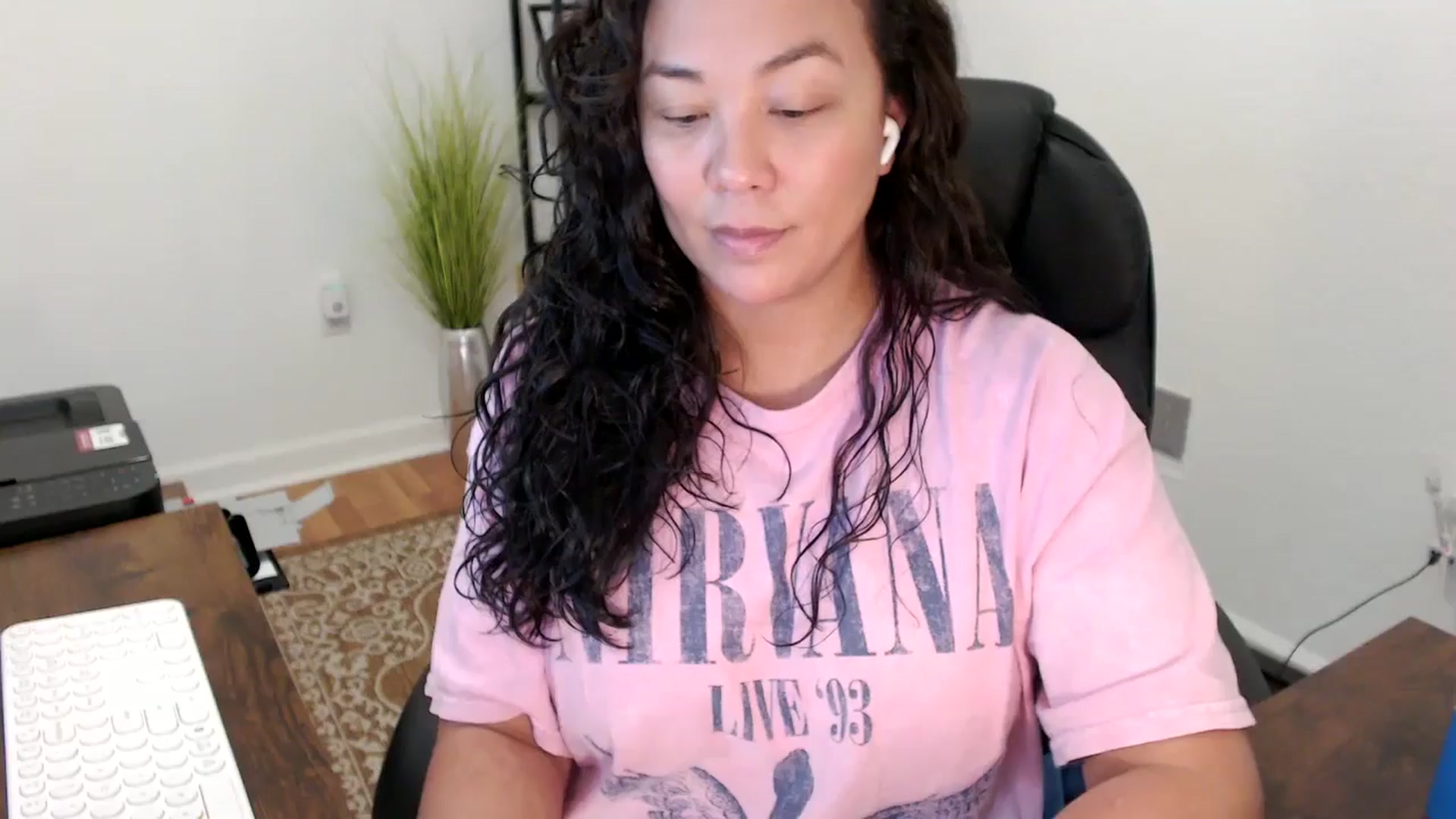 Gallery image thumbnail from MickaylaStar's myfreecams stream on, 11/14/2025, 19:13 image 20 of 20