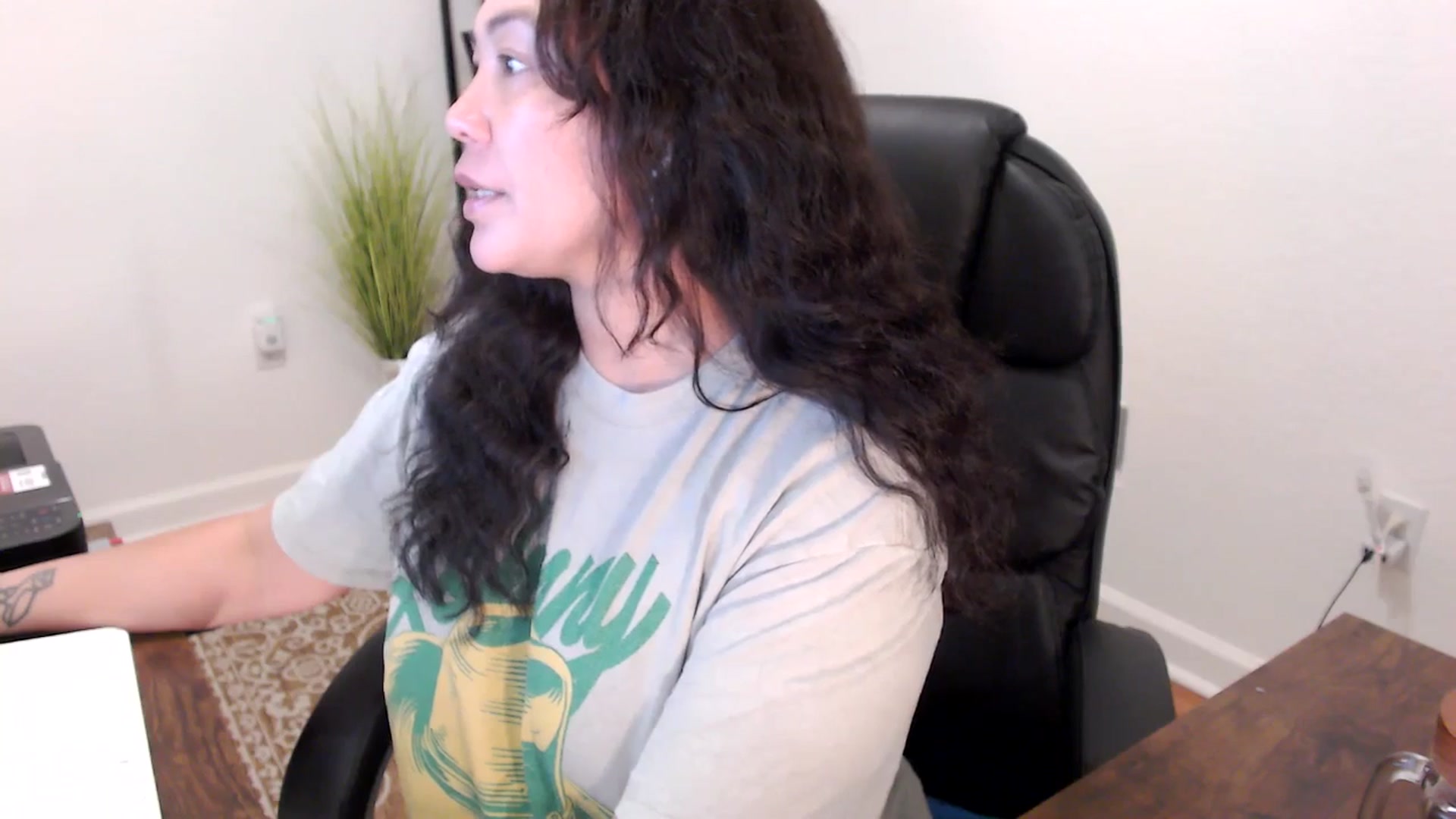 Gallery image thumbnail from MickaylaStar's myfreecams stream on, 11/17/2025, 15:36 image 4 of 20