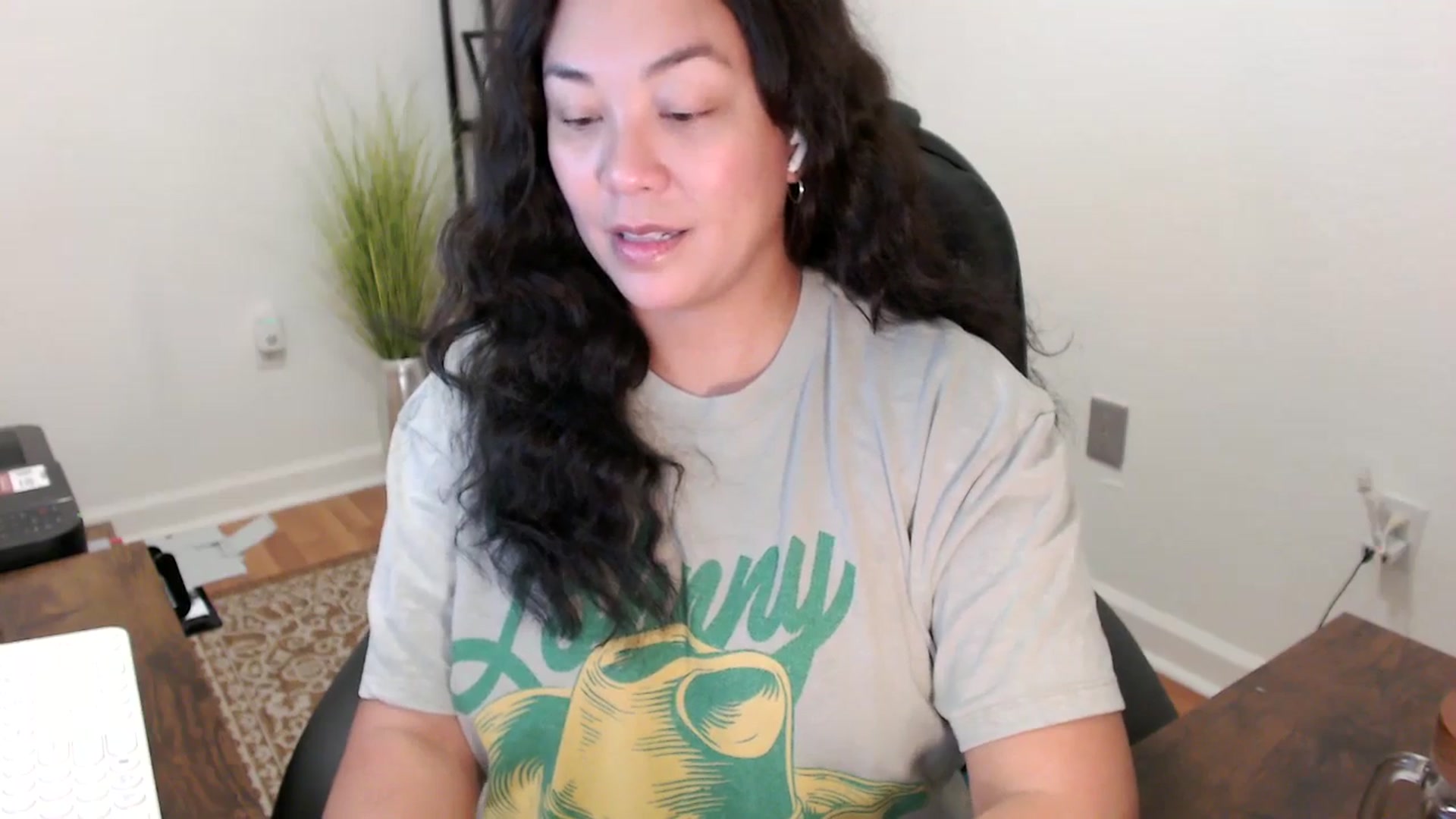 Gallery image thumbnail from MickaylaStar's myfreecams stream on, 11/17/2025, 15:36 image 15 of 20