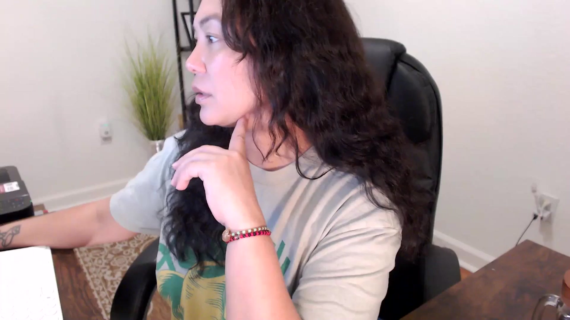 Gallery image thumbnail from MickaylaStar's myfreecams stream on, 11/17/2025, 15:36 image 5 of 20
