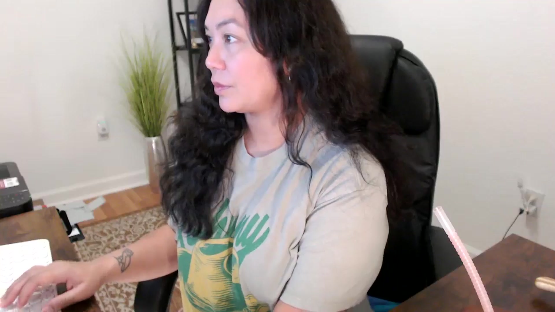 Gallery image thumbnail from MickaylaStar's myfreecams stream on, 11/17/2025, 16:03 image 13 of 20