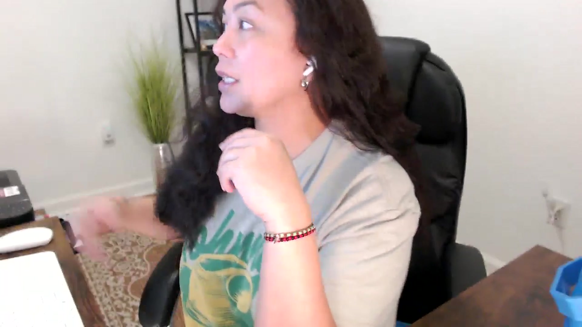 Gallery image thumbnail from MickaylaStar's myfreecams stream on, 11/17/2025, 17:09 image 16 of 20
