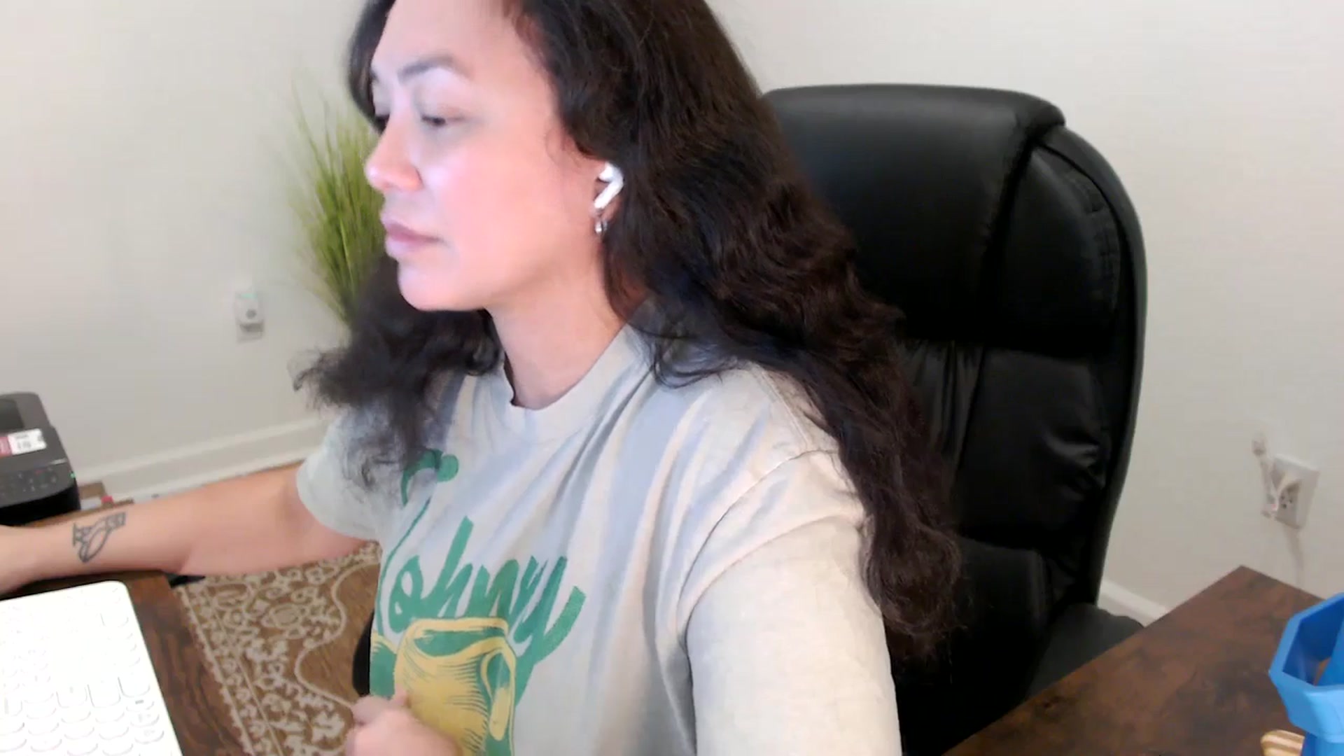 Gallery image thumbnail from MickaylaStar's myfreecams stream on, 11/17/2025, 17:09 image 20 of 20