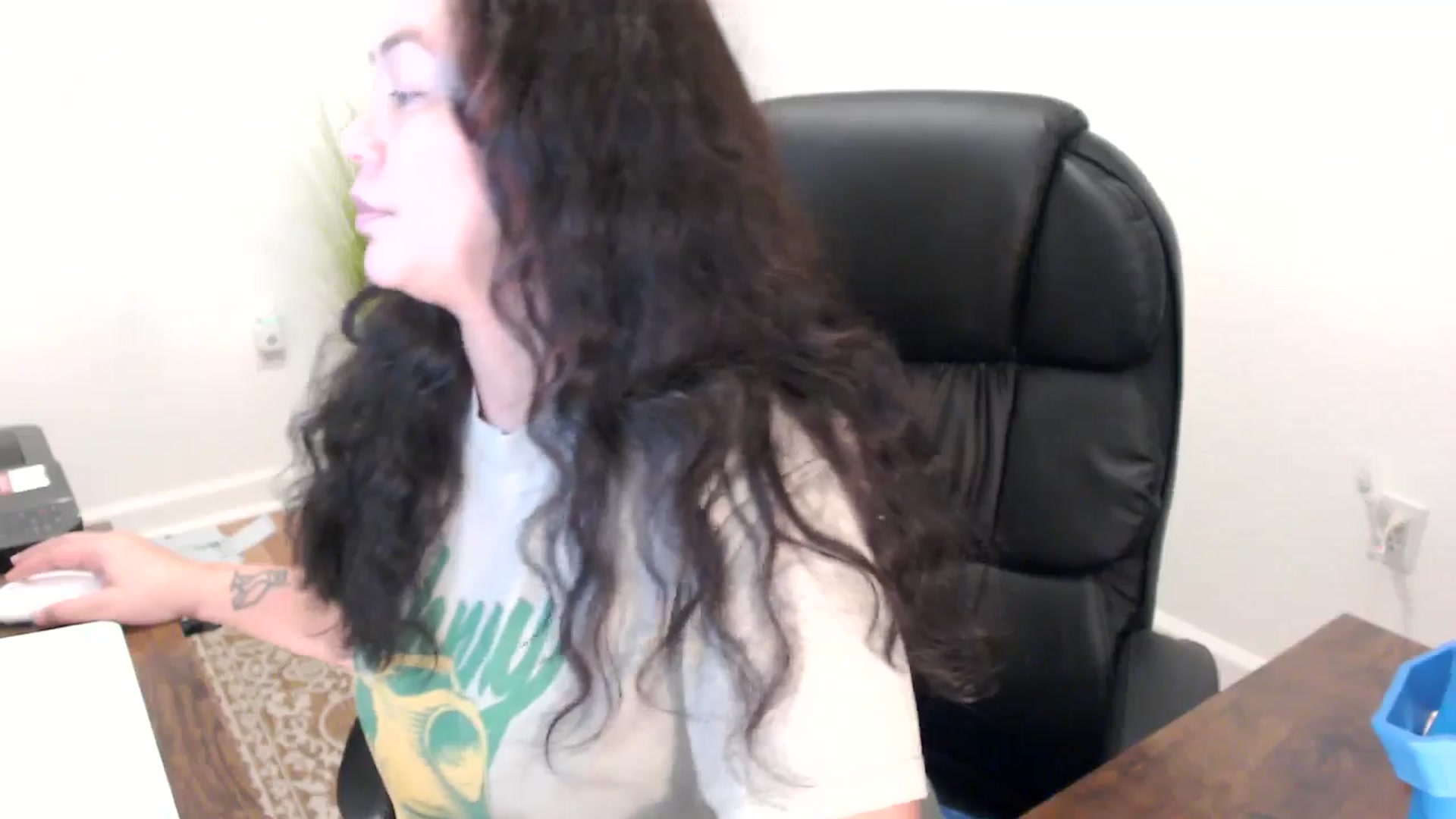 Gallery image thumbnail from MickaylaStar's myfreecams stream on, 11/17/2025, 17:09 image 6 of 20