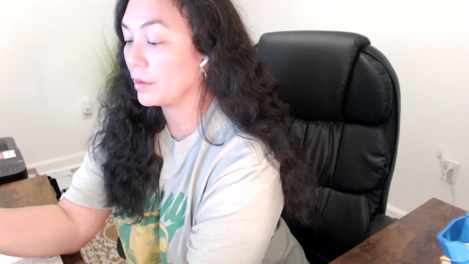 Gallery image thumbnail from MickaylaStar's myfreecams stream on, 11/17/2025, 17:59 image 10 of 20