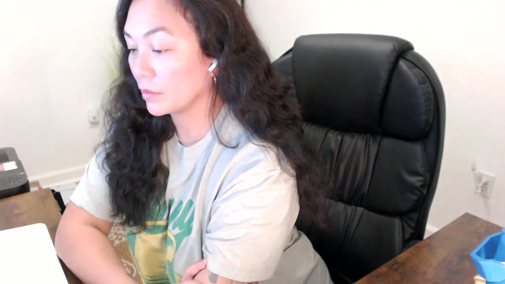 Gallery image thumbnail from MickaylaStar's myfreecams stream on, 11/17/2025, 17:59 image 9 of 20