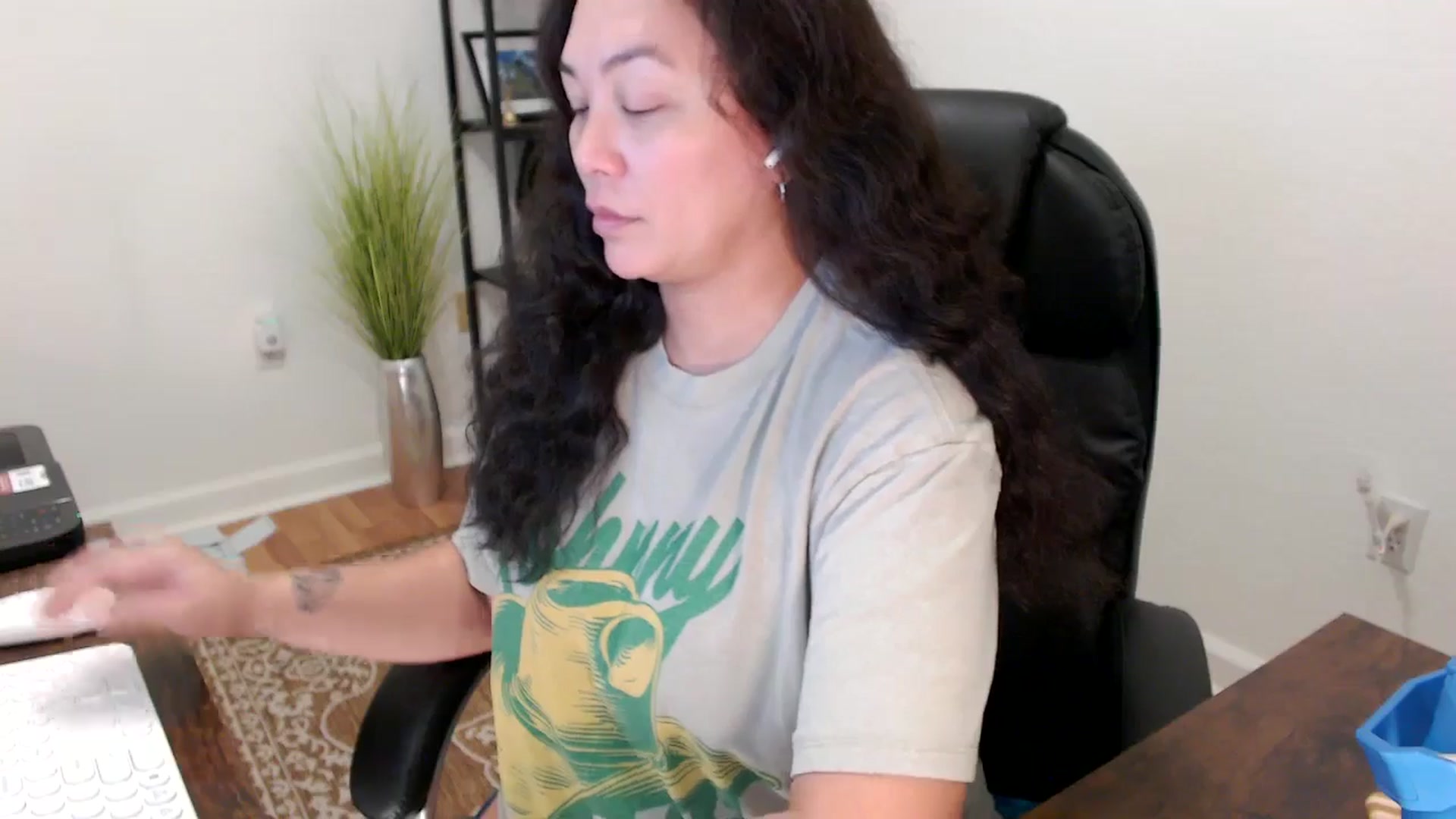 Gallery image thumbnail from MickaylaStar's myfreecams stream on, 11/17/2025, 17:59 image 5 of 20