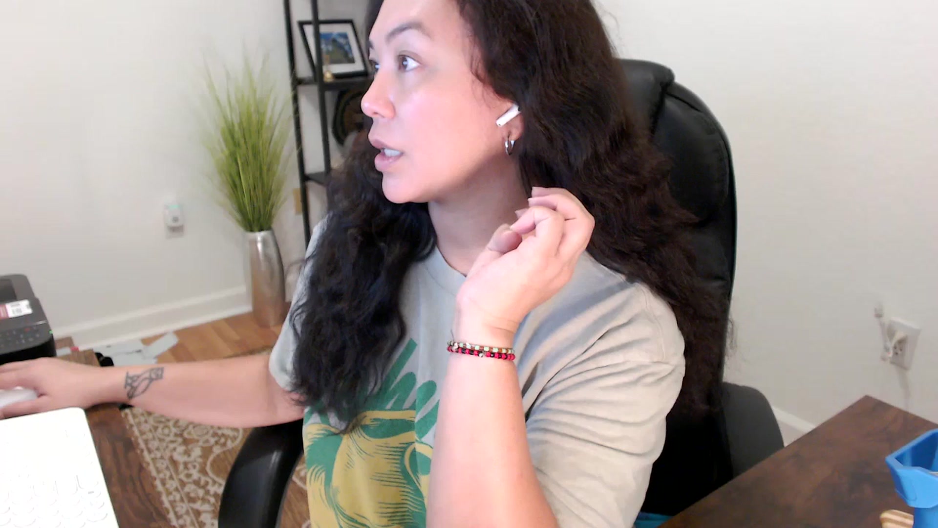 Gallery image thumbnail from MickaylaStar's myfreecams stream on, 11/17/2025, 17:59 image 1 of 20