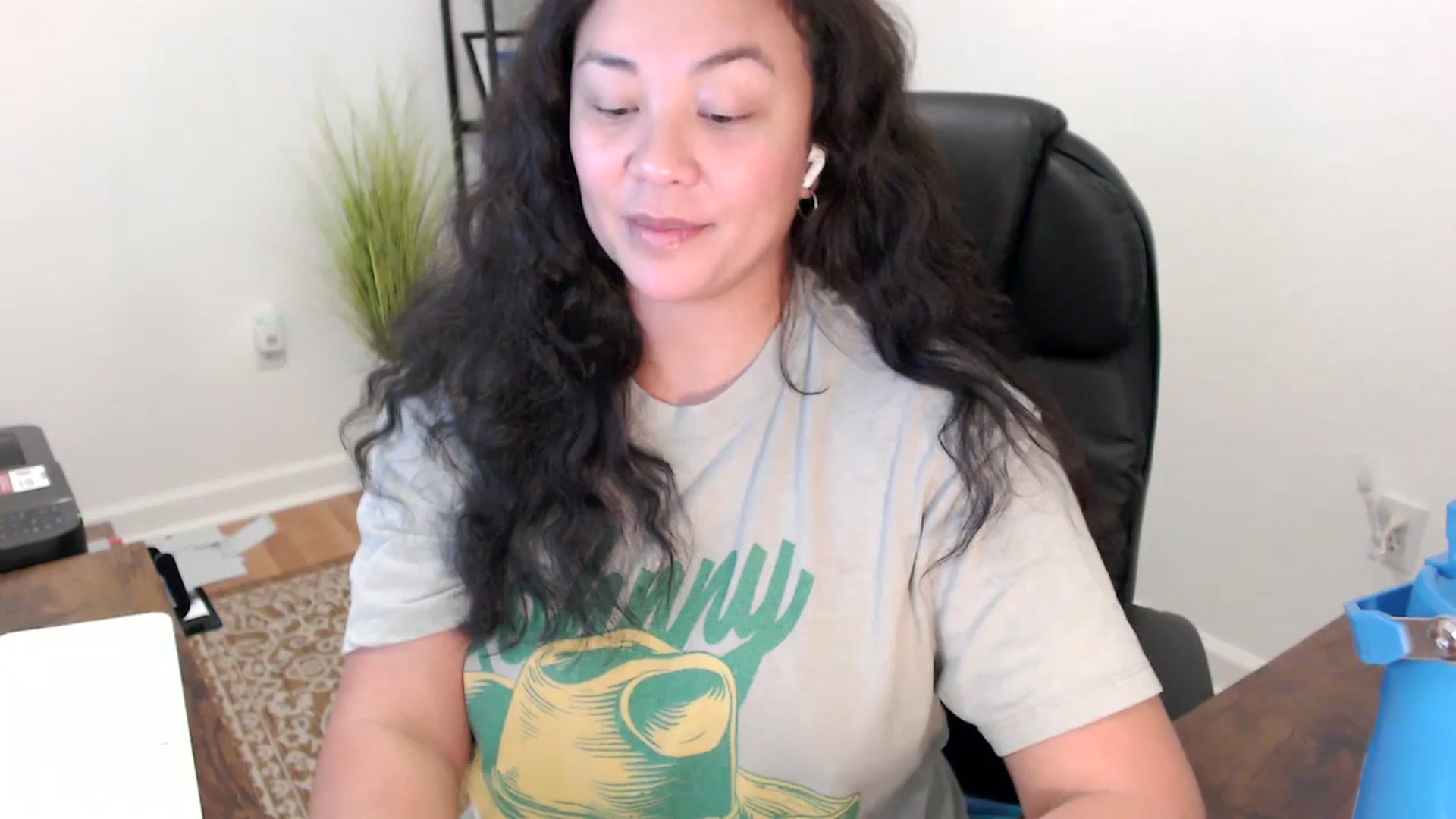 Gallery image thumbnail from MickaylaStar's myfreecams stream on, 11/17/2025, 18:35 image 13 of 20