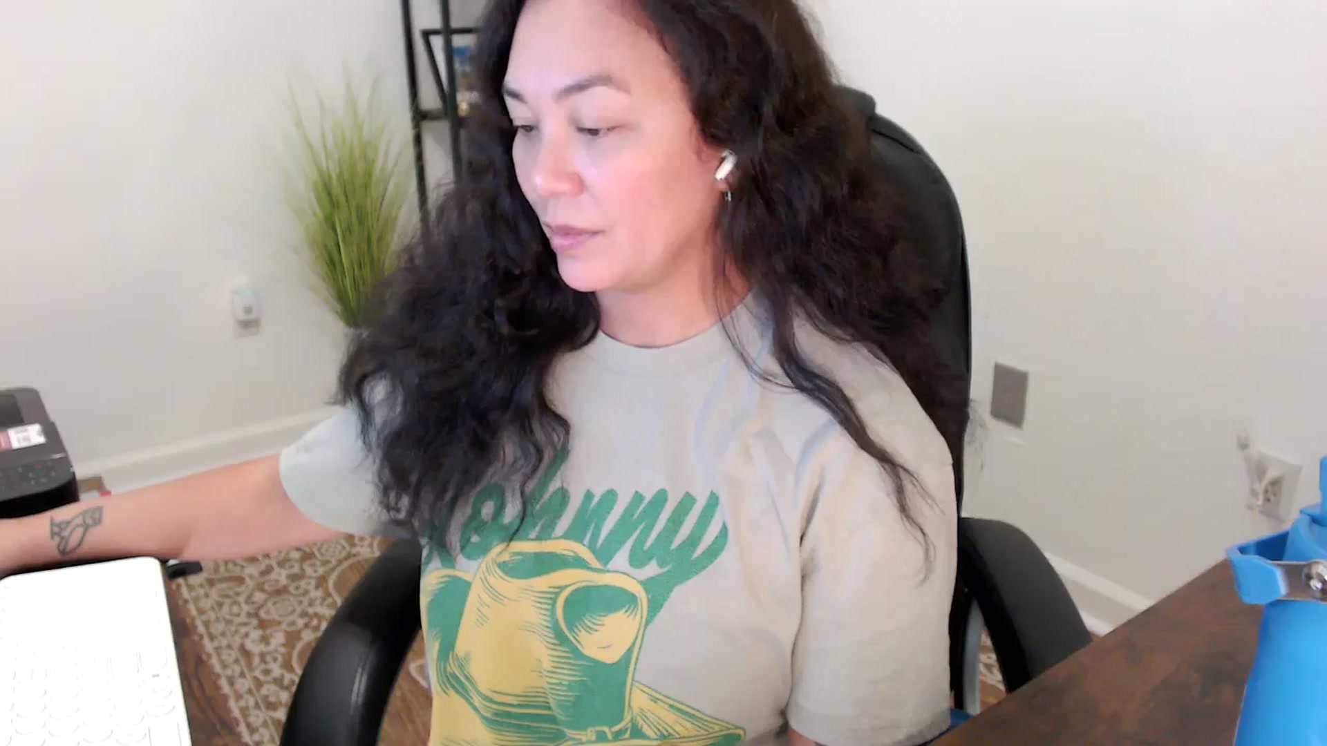 Gallery image thumbnail from MickaylaStar's myfreecams stream on, 11/17/2025, 18:35 image 6 of 20