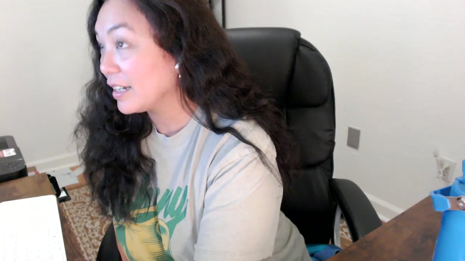 Gallery image thumbnail from MickaylaStar's myfreecams stream on, 11/17/2025, 18:35 image 7 of 20