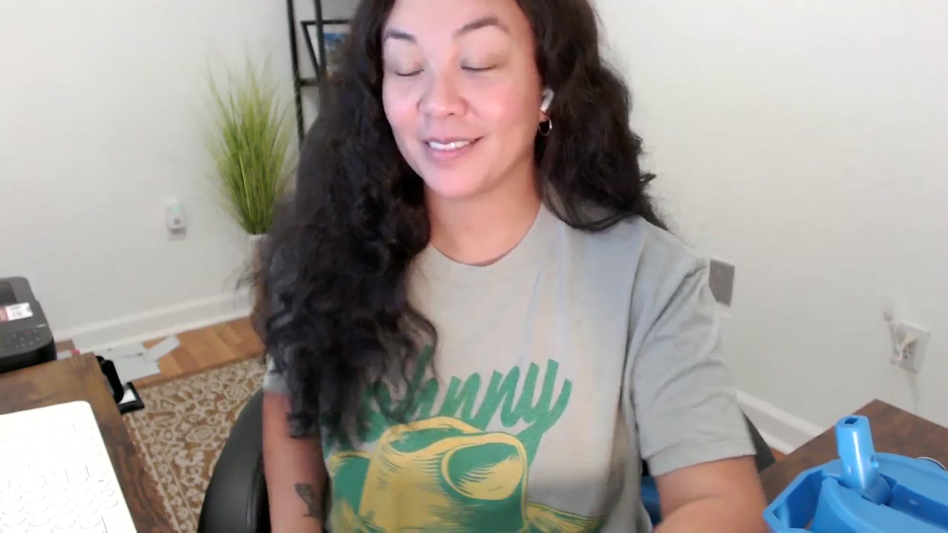 Gallery image thumbnail from MickaylaStar's myfreecams stream on, 11/17/2025, 19:16 image 16 of 20