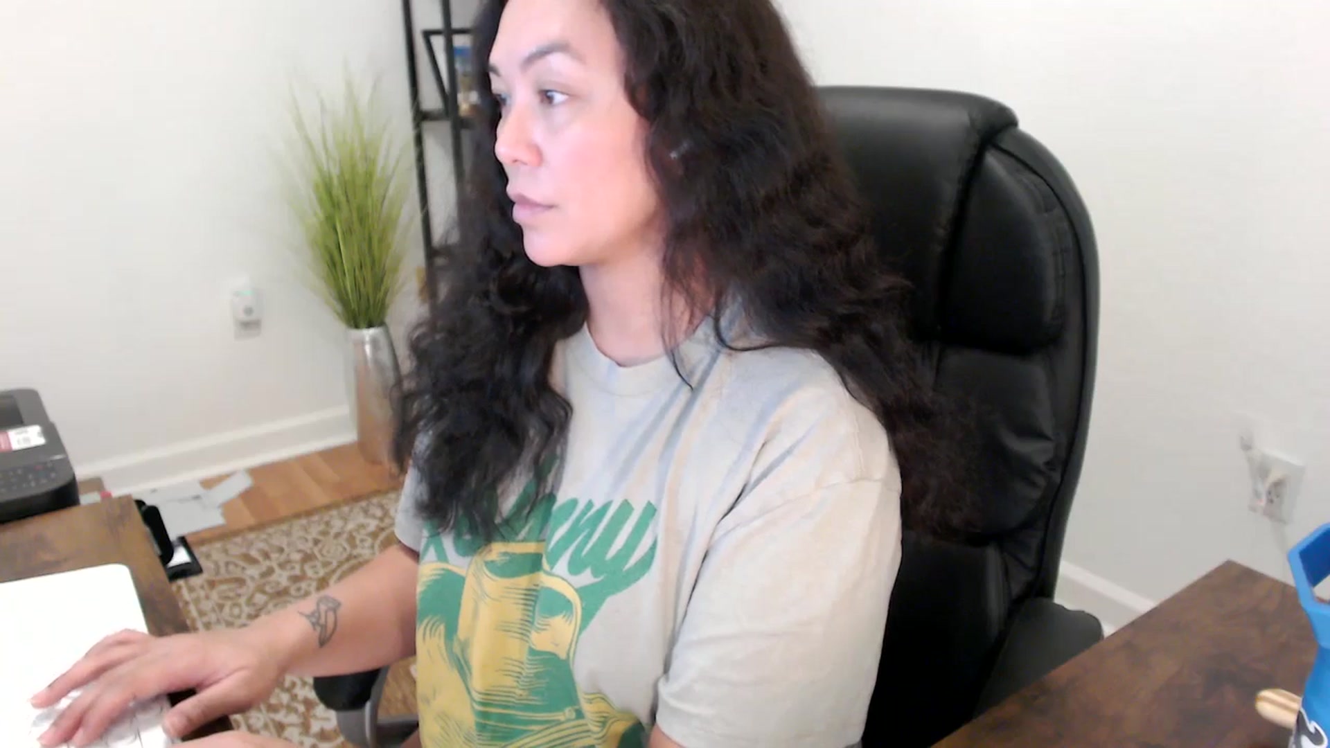 Gallery image thumbnail from MickaylaStar's myfreecams stream on, 11/17/2025, 19:16 image 4 of 20