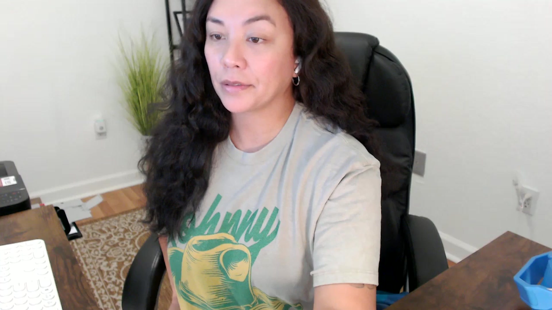Gallery image thumbnail from MickaylaStar's myfreecams stream on, 11/17/2025, 19:53 image 12 of 20