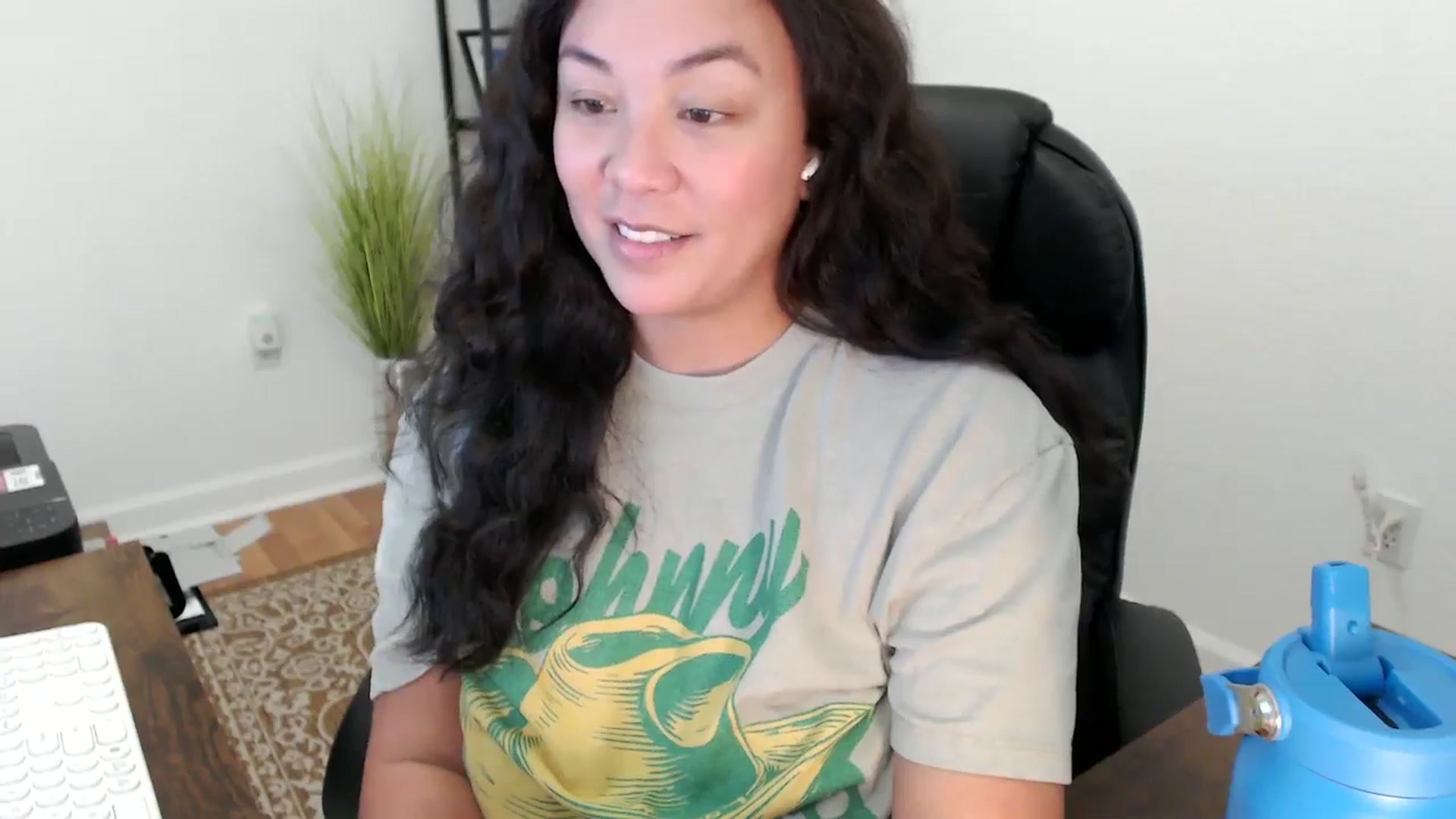 Gallery image thumbnail from MickaylaStar's myfreecams stream on, 11/17/2025, 22:10 image 10 of 20