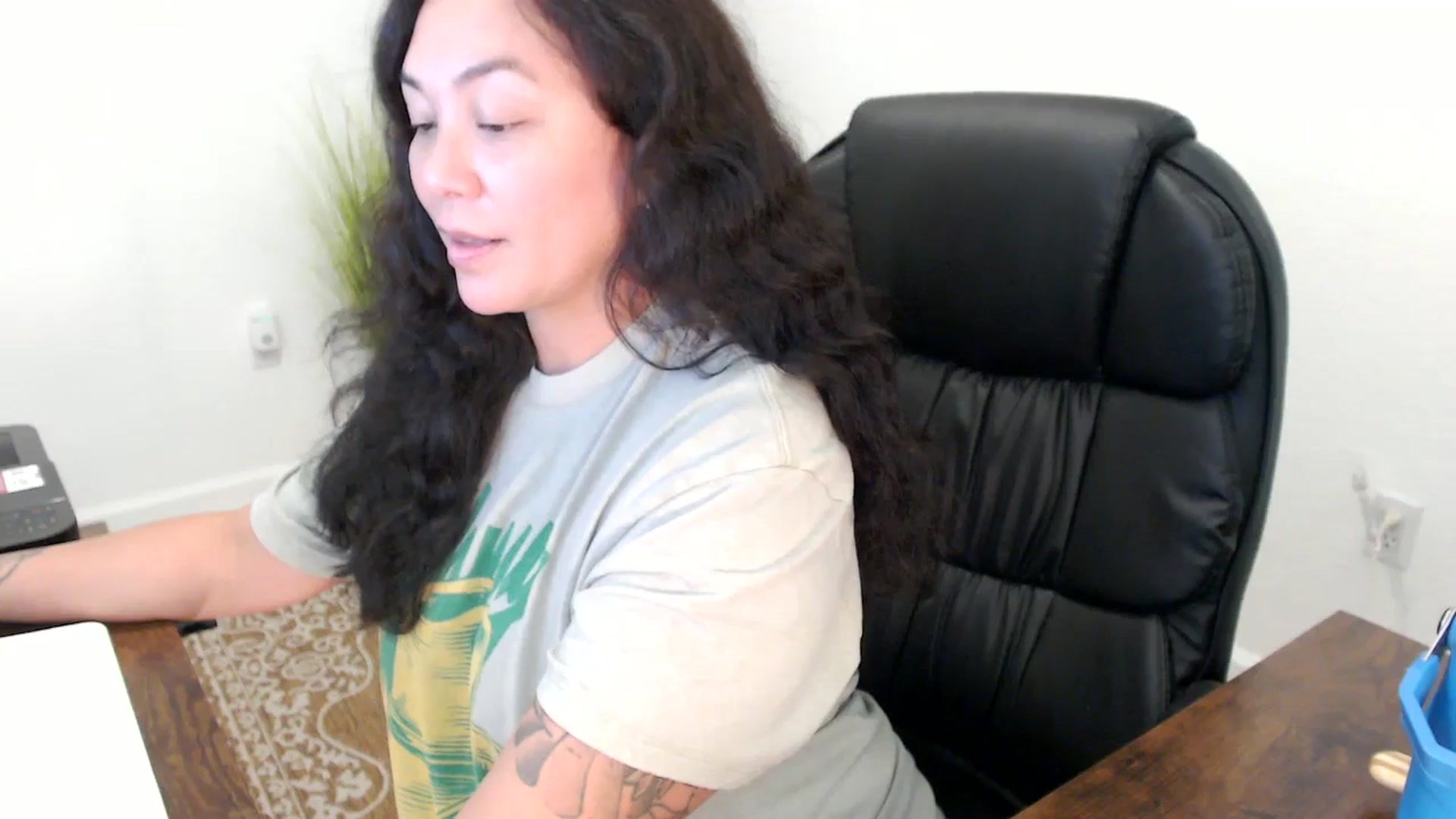 Gallery image thumbnail from MickaylaStar's myfreecams stream on, 11/17/2025, 22:10 image 3 of 20