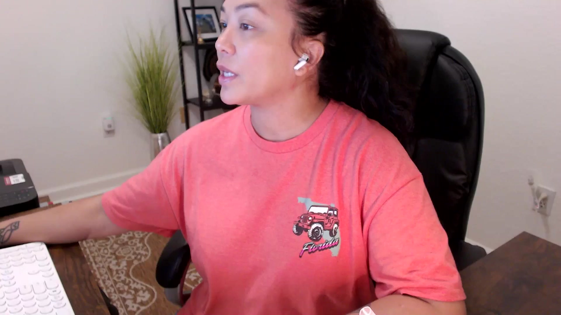 Gallery image thumbnail from MickaylaStar's myfreecams stream on, 11/18/2025, 15:09 image 16 of 20