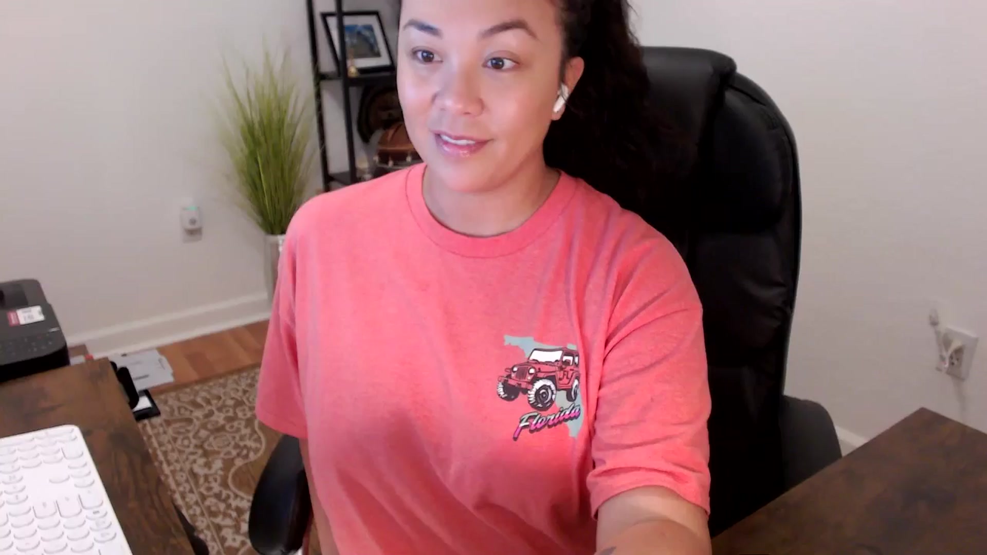 Gallery image thumbnail from MickaylaStar's myfreecams stream on, 11/18/2025, 15:09 image 1 of 20