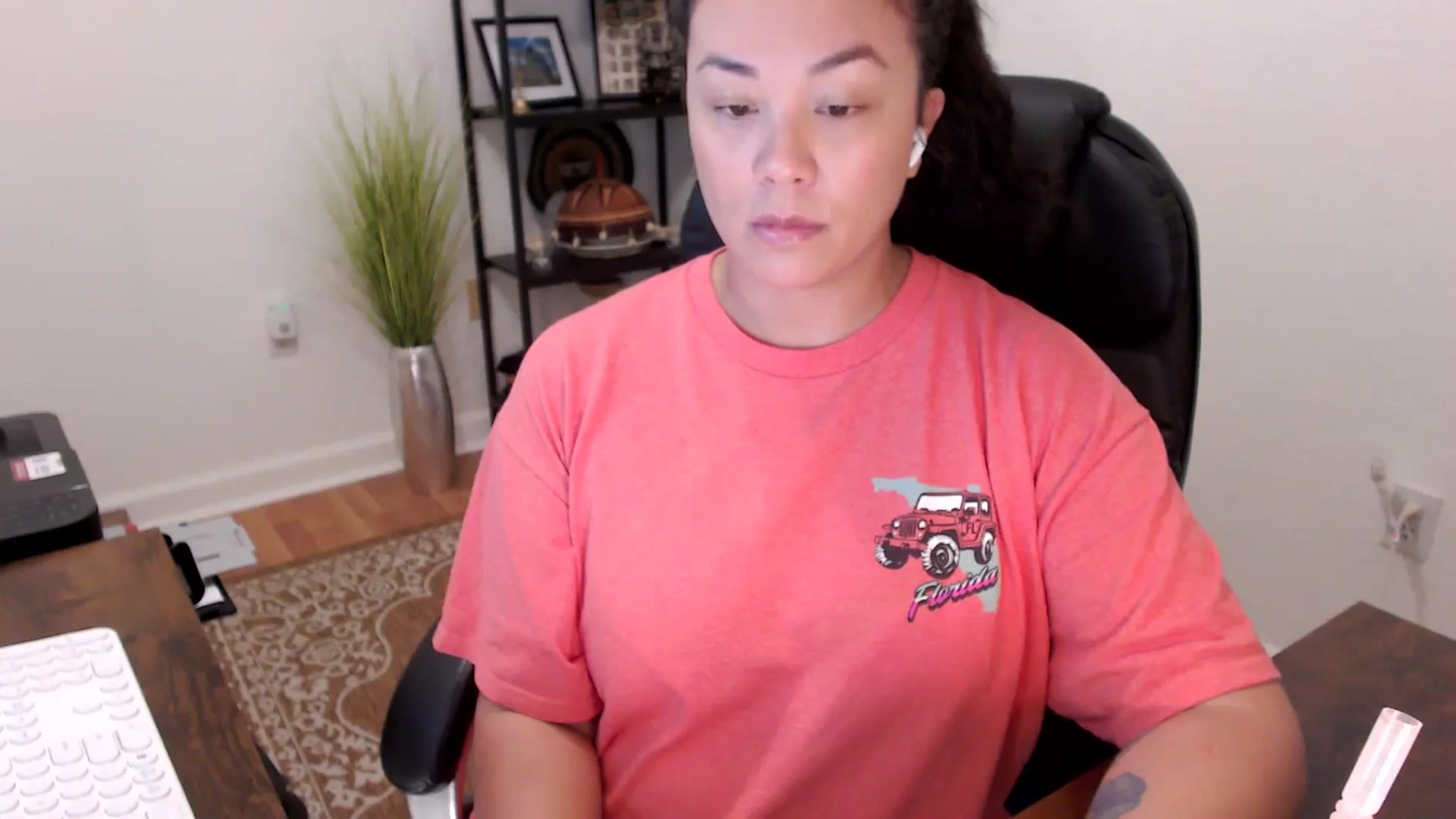 Gallery image thumbnail from MickaylaStar's myfreecams stream on, 11/18/2025, 15:09 image 6 of 20
