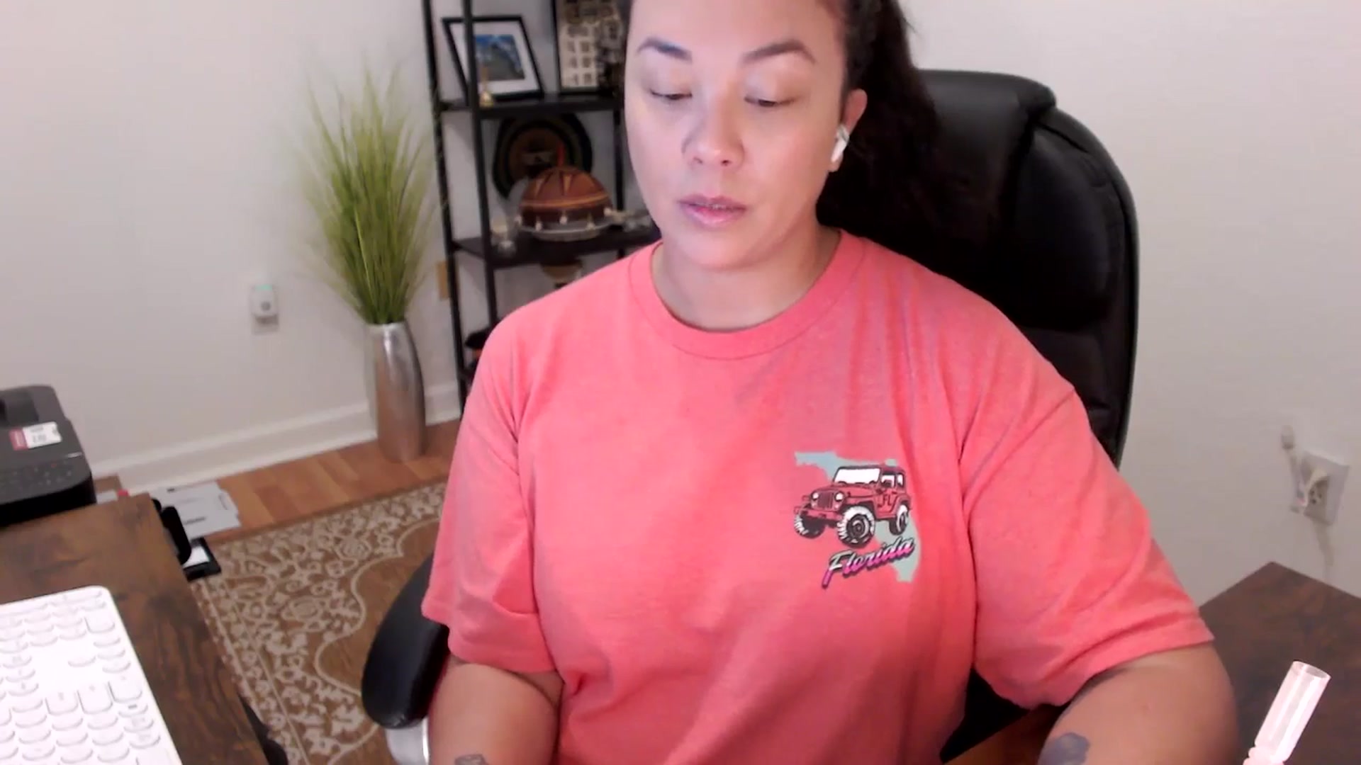 Gallery image thumbnail from MickaylaStar's myfreecams stream on, 11/18/2025, 15:09 image 7 of 20