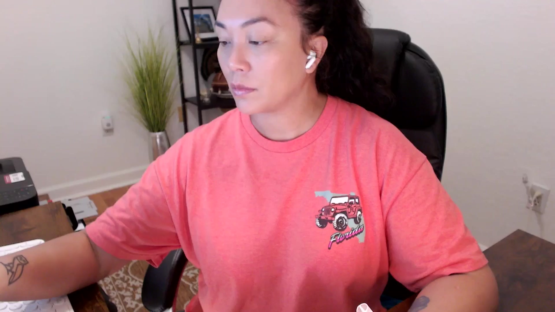 Gallery image thumbnail from MickaylaStar's myfreecams stream on, 11/18/2025, 15:09 image 19 of 20