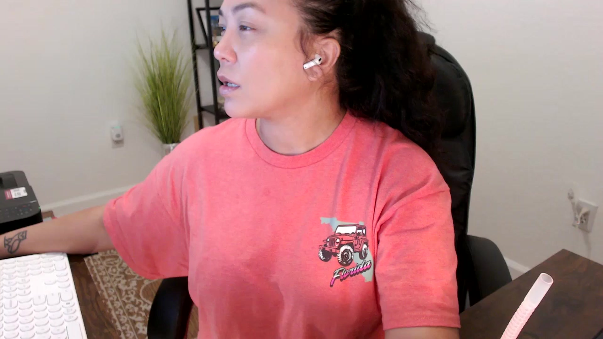 Gallery image thumbnail from MickaylaStar's myfreecams stream on, 11/18/2025, 16:21 image 16 of 20
