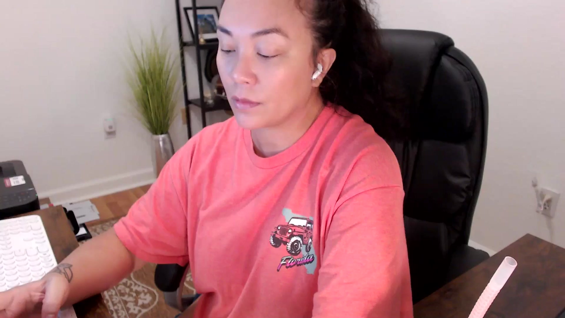 Gallery image thumbnail from MickaylaStar's myfreecams stream on, 11/18/2025, 16:21 image 18 of 20