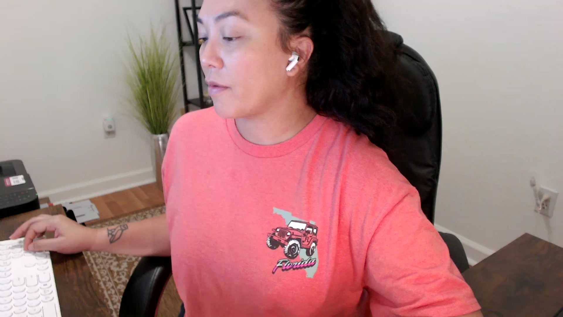 Gallery image thumbnail from MickaylaStar's myfreecams stream on, 11/18/2025, 16:50 image 7 of 20
