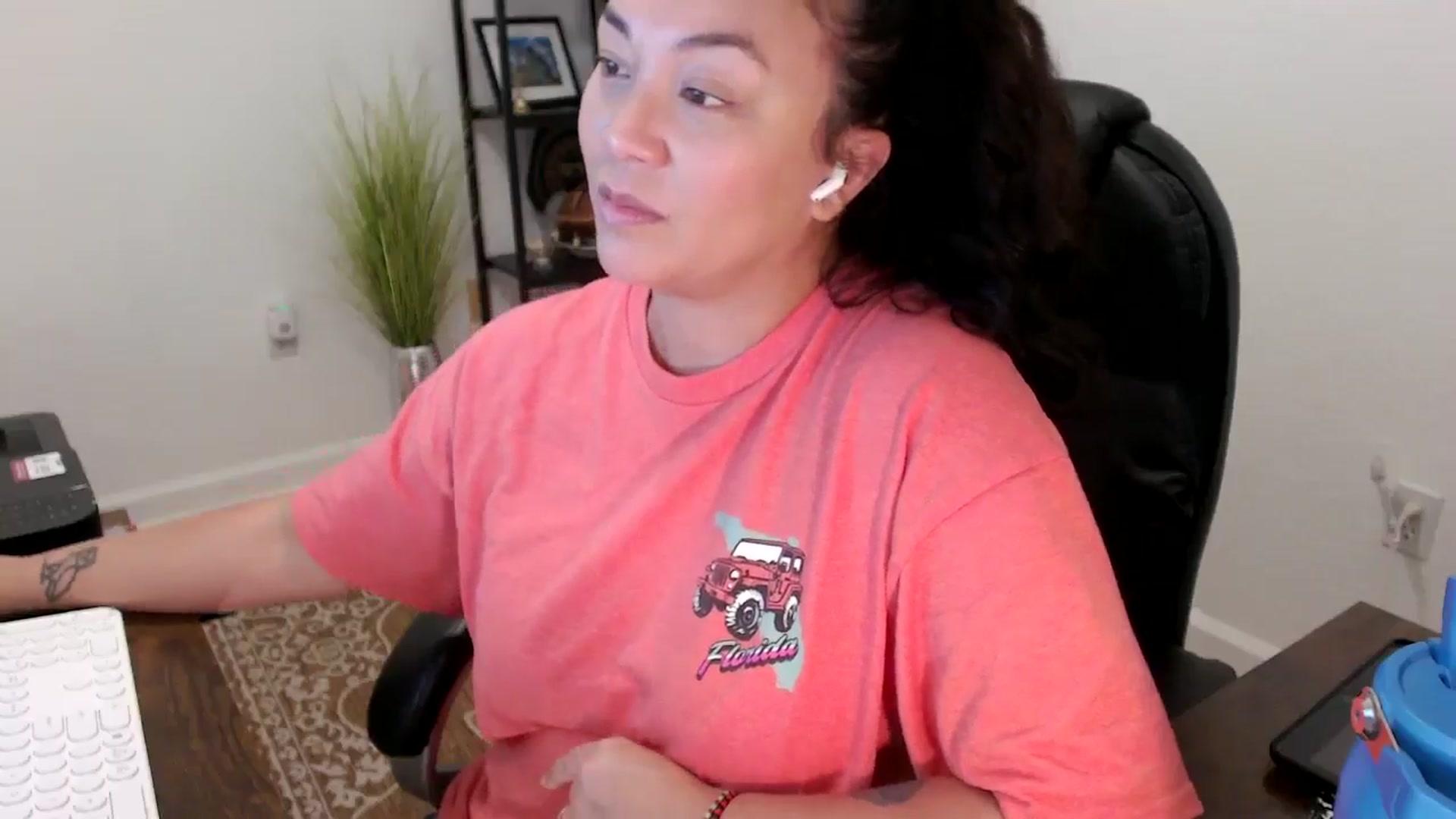 Gallery image thumbnail from MickaylaStar's myfreecams stream on, 11/18/2025, 16:50 image 15 of 20