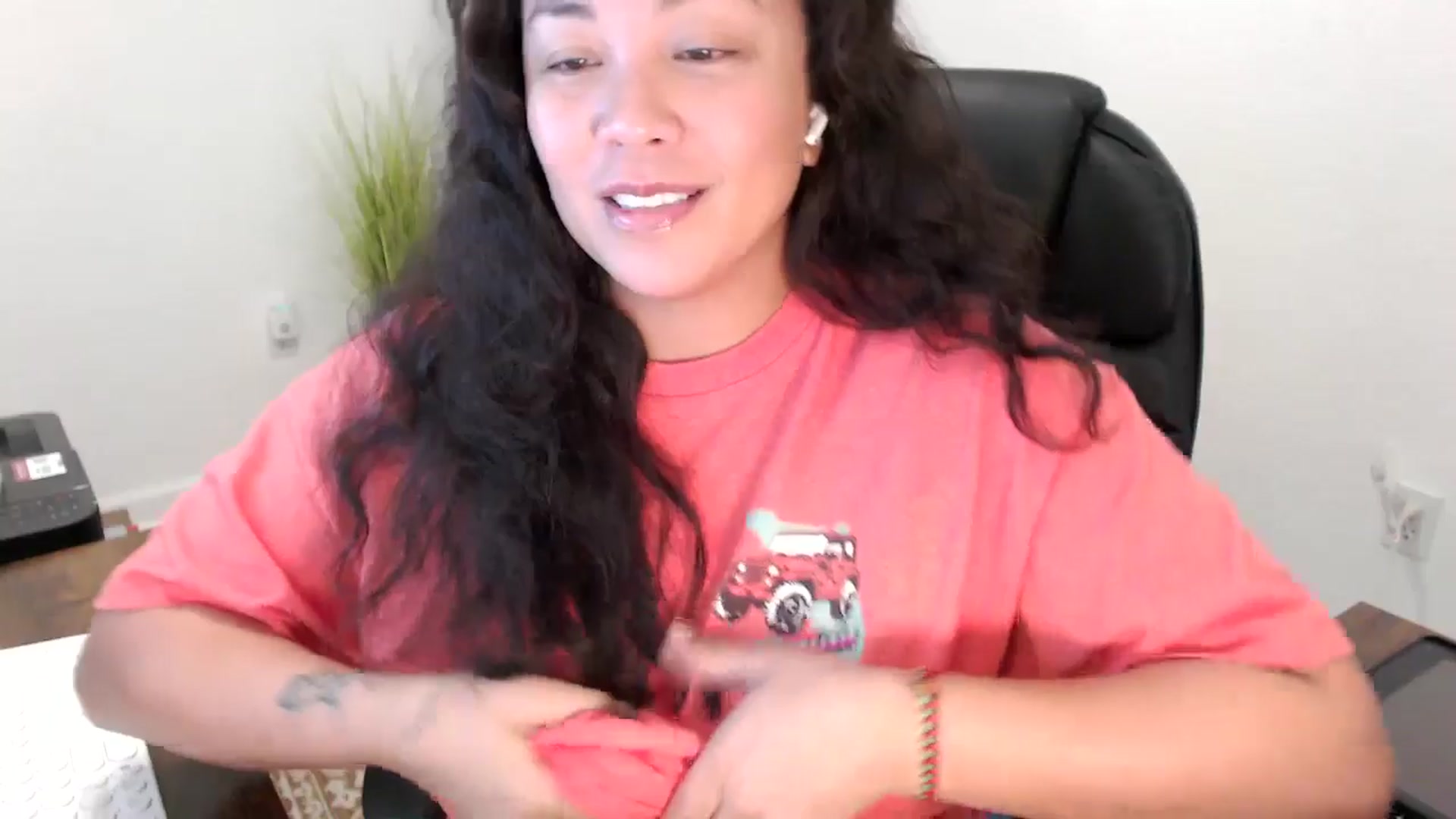 Gallery image thumbnail from MickaylaStar's myfreecams stream on, 11/18/2025, 19:43 image 7 of 20