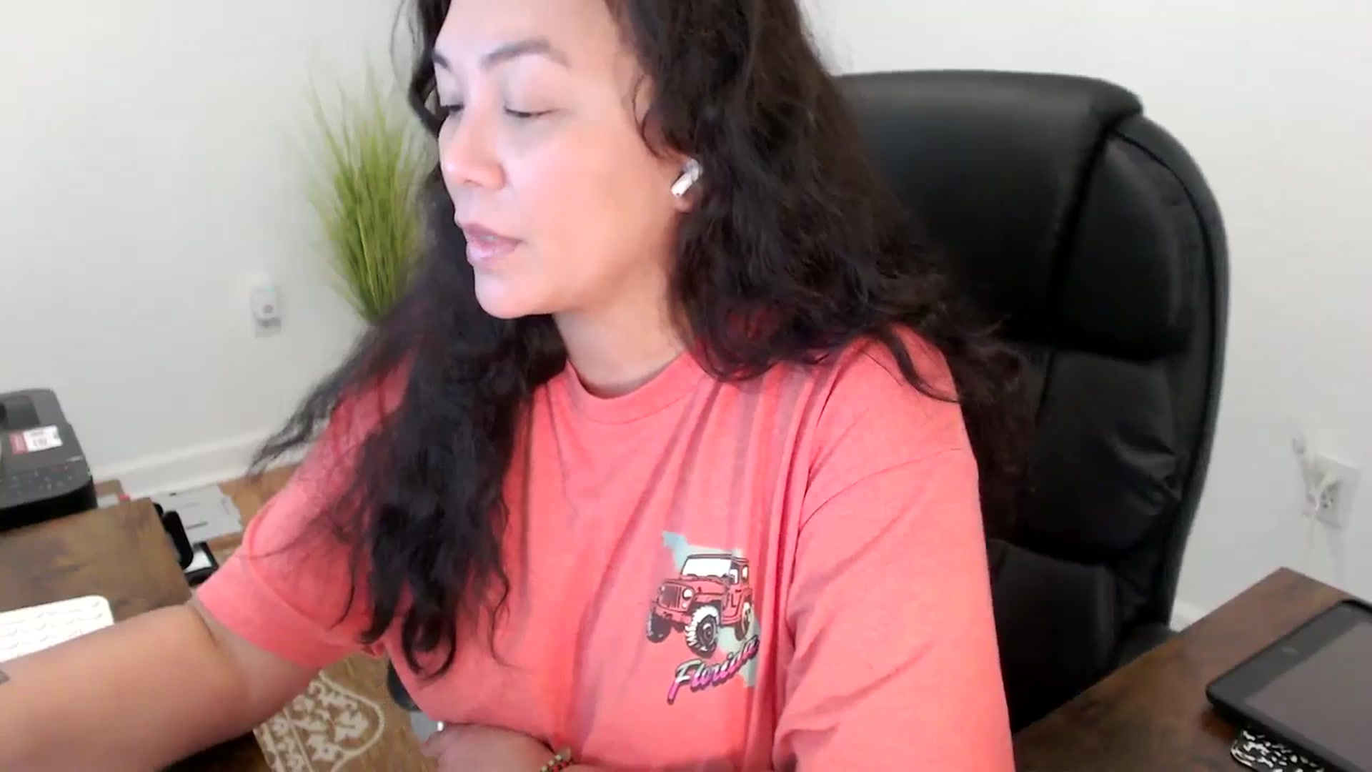 Gallery image thumbnail from MickaylaStar's myfreecams stream on, 11/18/2025, 19:43 image 12 of 20