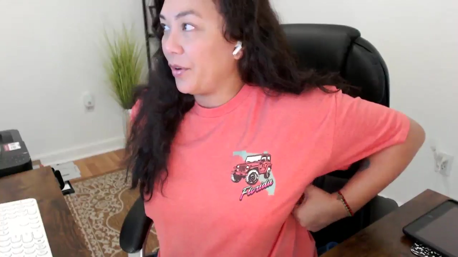 Gallery image thumbnail from MickaylaStar's myfreecams stream on, 11/18/2025, 19:43 image 13 of 20