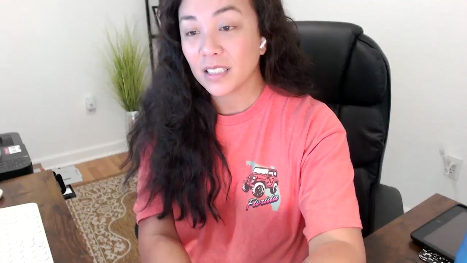 Gallery image thumbnail from MickaylaStar's myfreecams stream on, 11/18/2025, 19:43 image 4 of 20