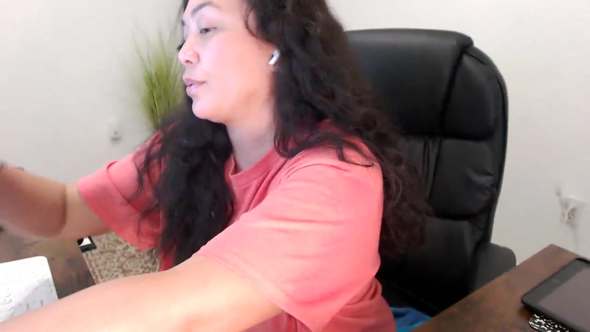Gallery image thumbnail from MickaylaStar's myfreecams stream on, 11/18/2025, 20:22 image 4 of 20