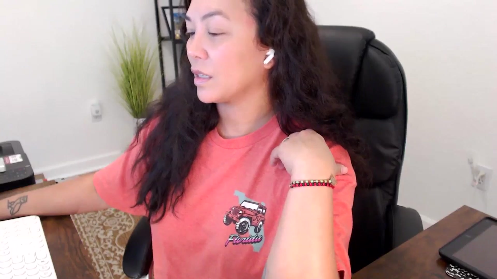 Gallery image thumbnail from MickaylaStar's myfreecams stream on, 11/18/2025, 20:22 image 20 of 20