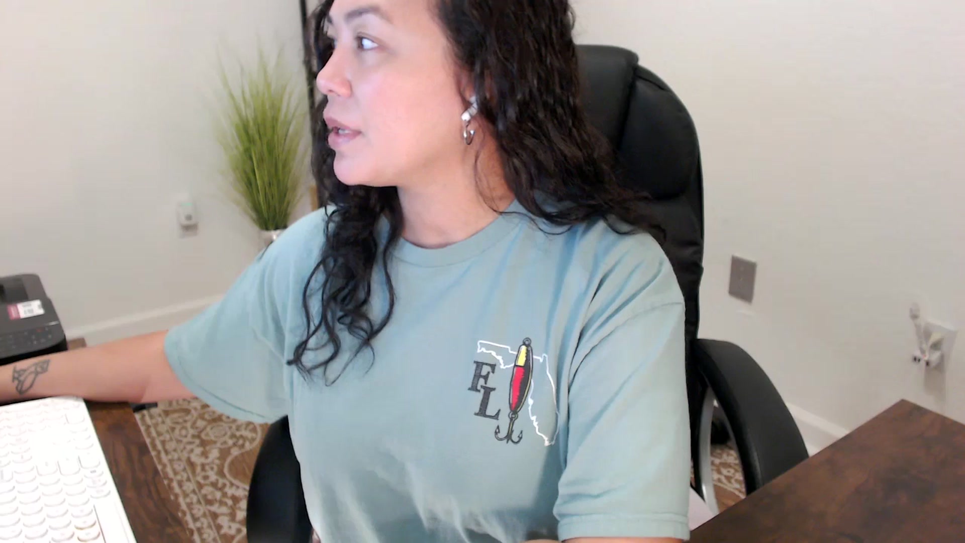 Gallery image thumbnail from MickaylaStar's myfreecams stream on, 11/19/2025, 16:01 image 19 of 20